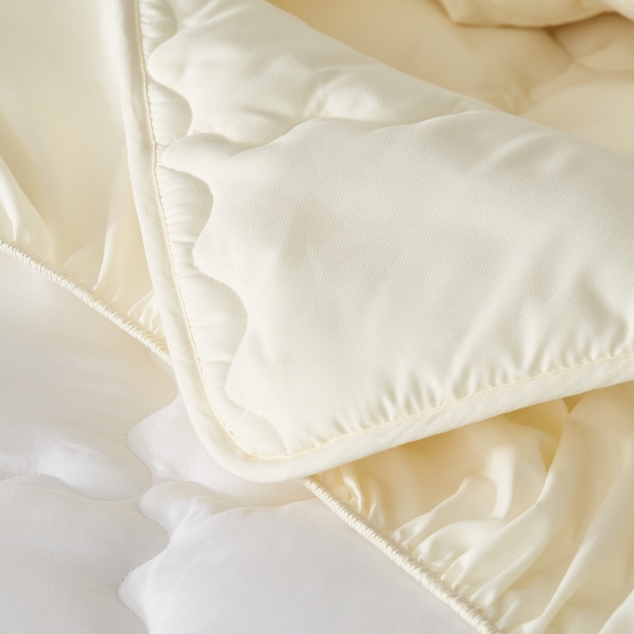 91家纺网 家纺一手货源 找家纺 伊赛家纺 2026新款抗菌防螨夹棉大方格床笠 米黄色