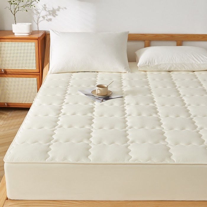 91家纺网 家纺一手货源 找家纺 伊赛家纺 2026新款抗菌防螨夹棉大方格床笠 米黄色