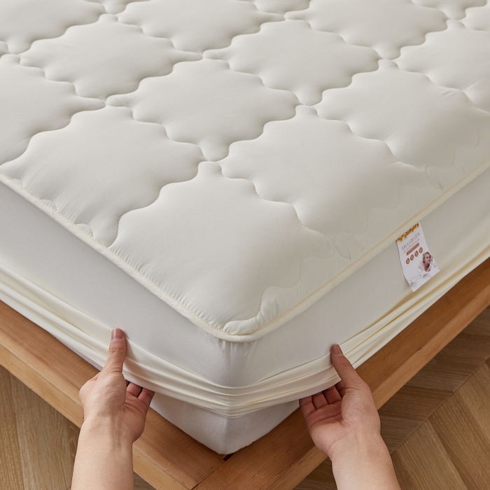 91家纺网 家纺一手货源 找家纺 伊赛家纺 2026新款抗菌防螨夹棉大方格床笠 米白色