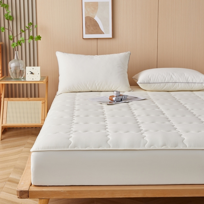 91家纺网 家纺一手货源 找家纺 伊赛家纺 2026新款抗菌防螨夹棉大方格床笠 米白色