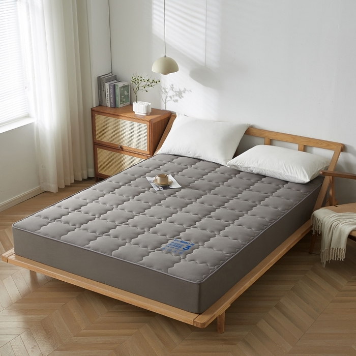 91家纺网 家纺一手货源 找家纺 伊赛家纺 2026新款抗菌防螨夹棉大方格床笠 经典灰