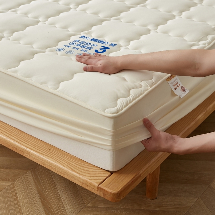 91家纺网 家纺一手货源 找家纺 伊赛家纺 2026新款抗菌防螨夹棉大方格床笠 米黄色