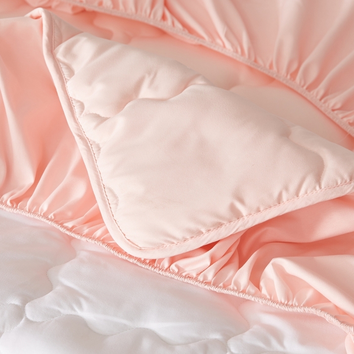 91家纺网 家纺一手货源 找家纺 伊赛家纺 2026新款抗菌防螨夹棉大方格床笠 樱花粉