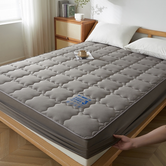 91家纺网 家纺一手货源 找家纺 伊赛家纺 2026新款抗菌防螨夹棉大方格床笠 经典灰