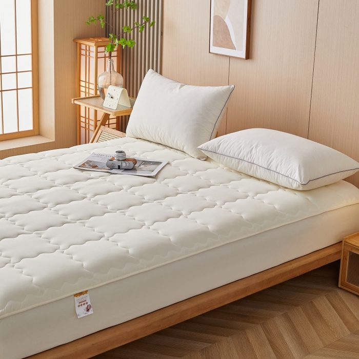 91家纺网 家纺一手货源 找家纺 伊赛家纺 2026新款抗菌防螨夹棉大方格床笠 米白色