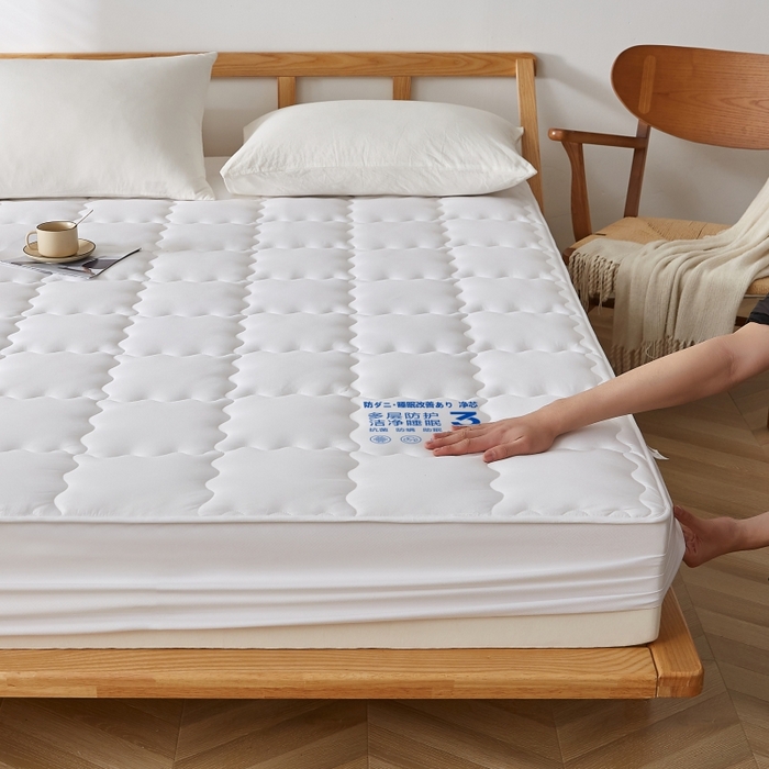 91家纺网 家纺一手货源 找家纺 伊赛家纺 2026新款抗菌防螨夹棉大方格床笠 纯白色