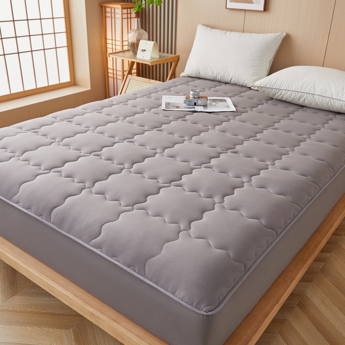 91家纺网 家纺一手货源 找家纺 伊赛家纺 2026新款抗菌防螨夹棉大方格床笠 高级灰