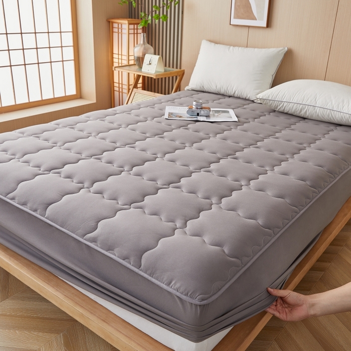 91家纺网 家纺一手货源 找家纺 伊赛家纺 2026新款抗菌防螨夹棉大方格床笠 高级灰