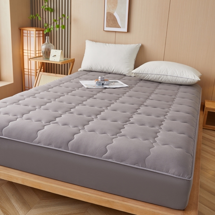 91家纺网 家纺一手货源 找家纺 伊赛家纺 2026新款抗菌防螨夹棉大方格床笠 高级灰