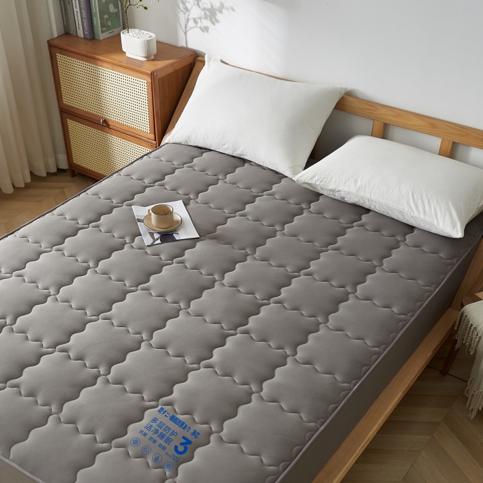 91家纺网 家纺一手货源 找家纺 伊赛家纺 2026新款抗菌防螨夹棉大方格床笠 经典灰