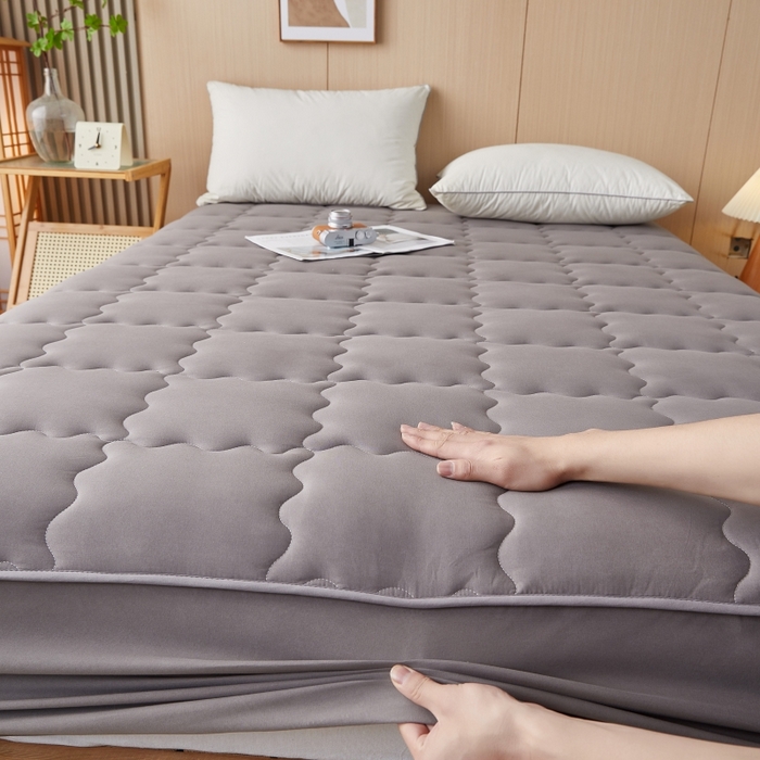 91家纺网 家纺一手货源 找家纺 伊赛家纺 2026新款抗菌防螨夹棉大方格床笠 高级灰