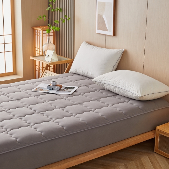 91家纺网 家纺一手货源 找家纺 伊赛家纺 2026新款抗菌防螨夹棉大方格床笠 高级灰