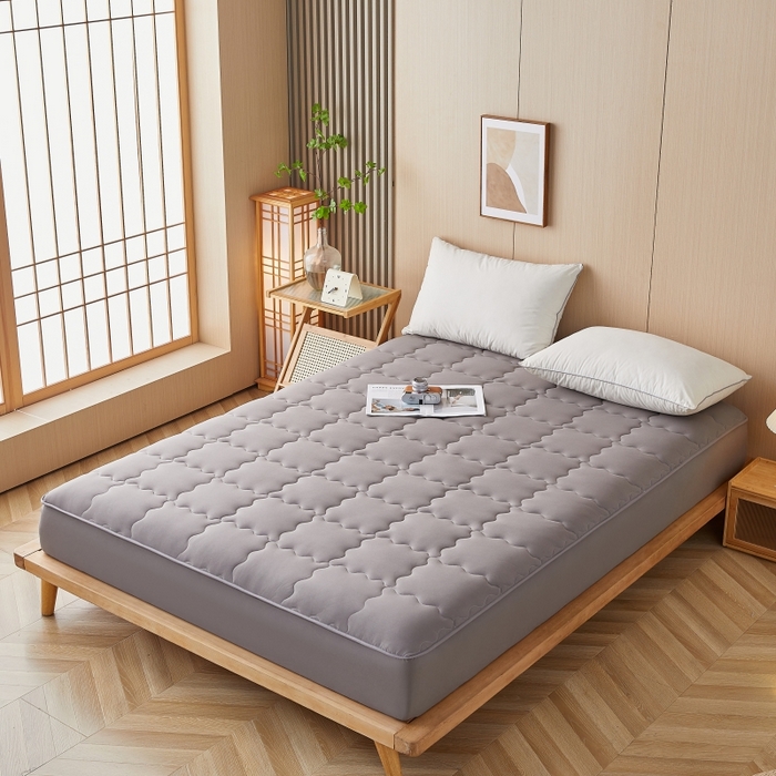 91家纺网 家纺一手货源 找家纺 伊赛家纺 2026新款抗菌防螨夹棉大方格床笠 高级灰