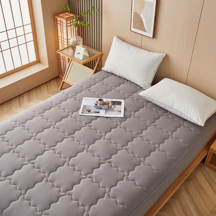 91家纺网 家纺一手货源 找家纺 伊赛家纺 2026新款抗菌防螨夹棉大方格床笠 高级灰