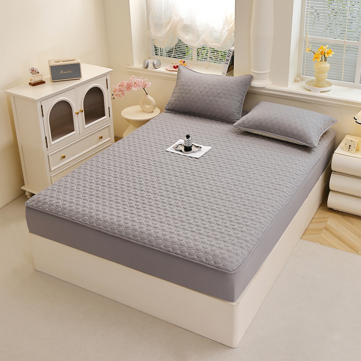 91家纺网 家纺一手货源 找家纺 （总）彩亿家纺 2026新款A类古法水洗仿棉夹棉床笠三件套全包防滑床垫保护套-水立方