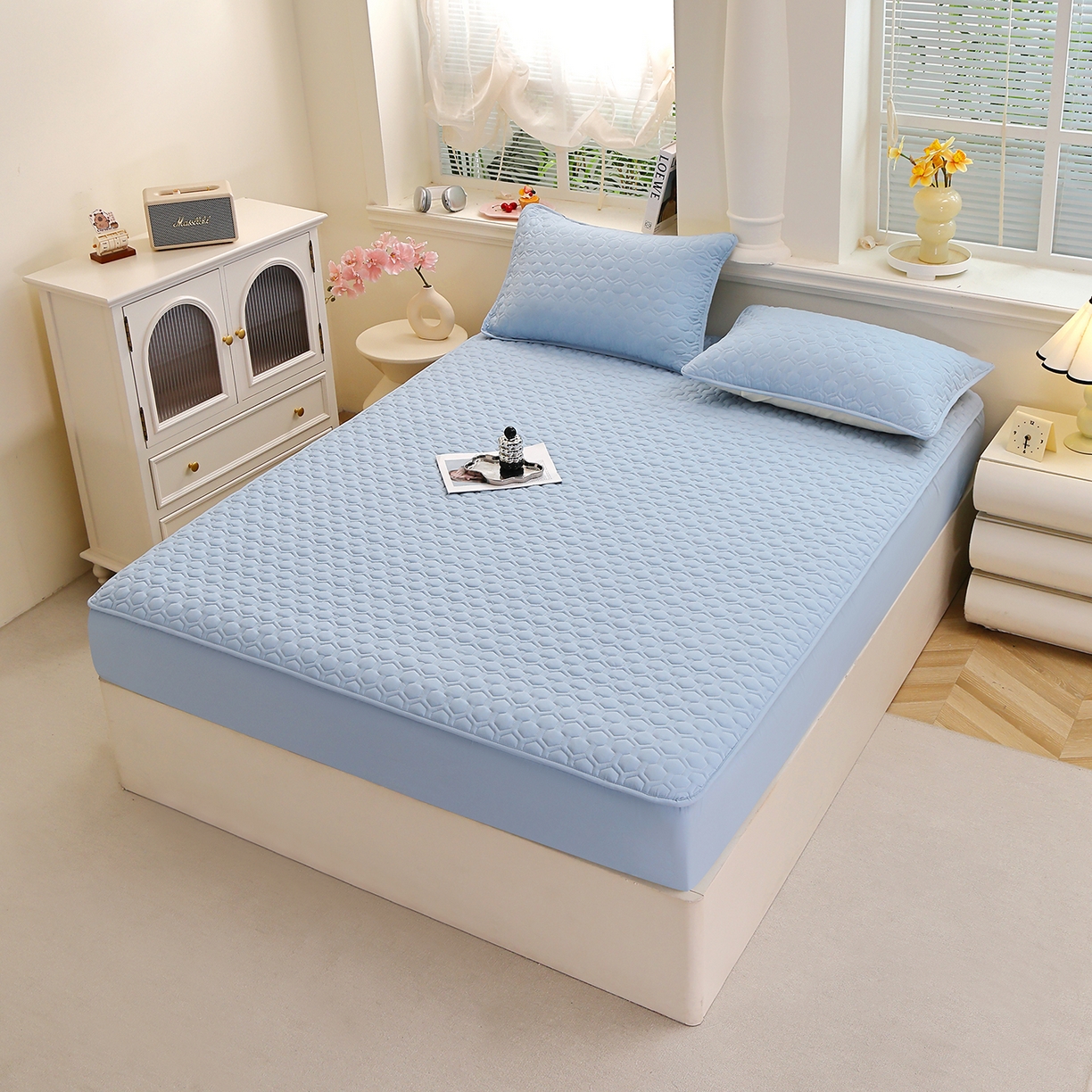 91家纺网 家纺一手货源 找家纺 彩亿家纺 2026新款A类古法水洗仿棉夹棉床笠三件套全包防滑床垫保护套-水立方 水立方-浅石蓝