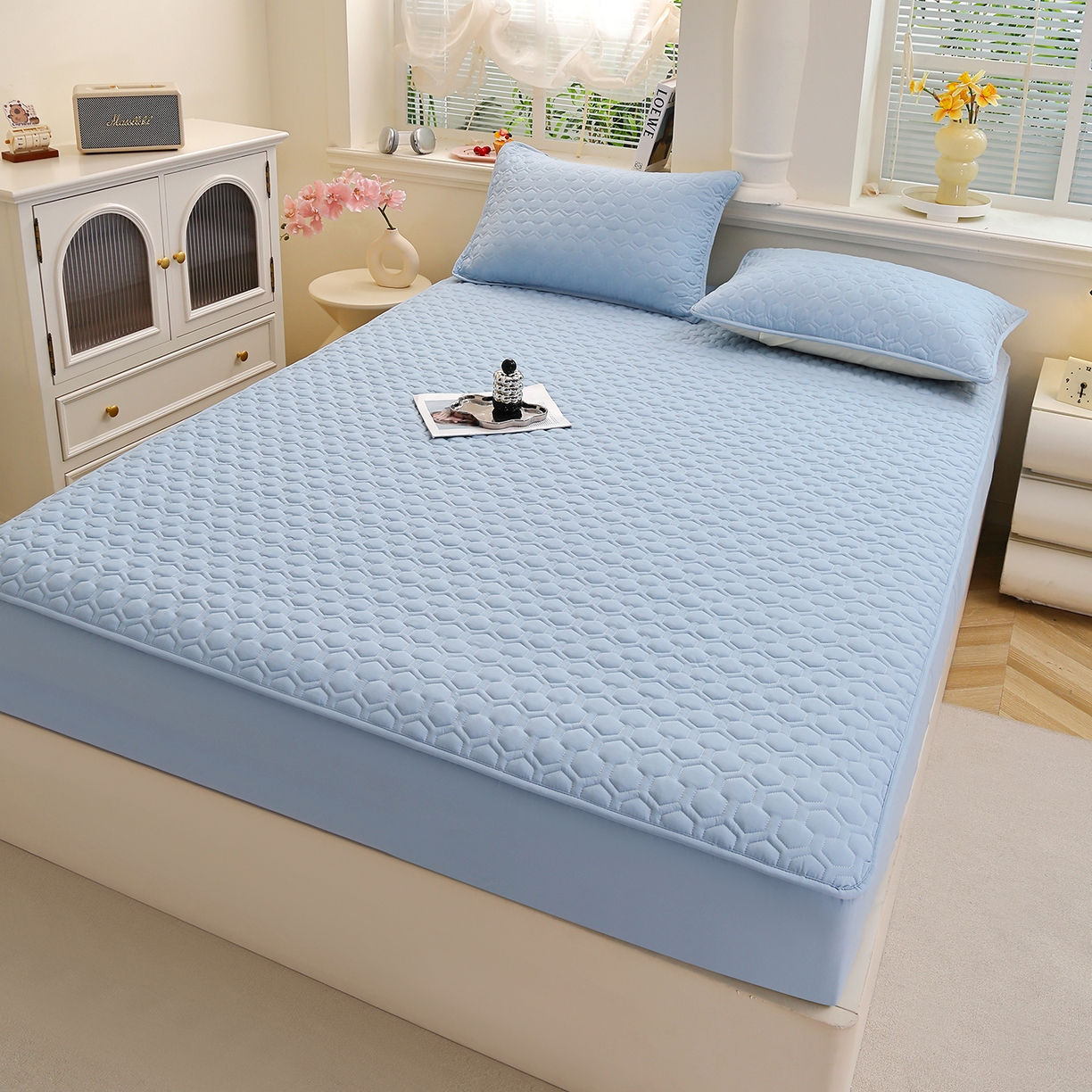 91家纺网 家纺一手货源 找家纺 彩亿家纺 2026新款A类古法水洗仿棉夹棉床笠三件套全包防滑床垫保护套-水立方 水立方-浅石蓝