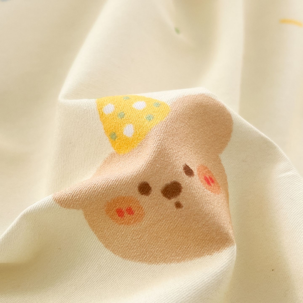 91家纺网 家纺一手货源 找家纺 女子家纺 2026新款全棉纯棉13070印花四件套单品系列 黄油小熊