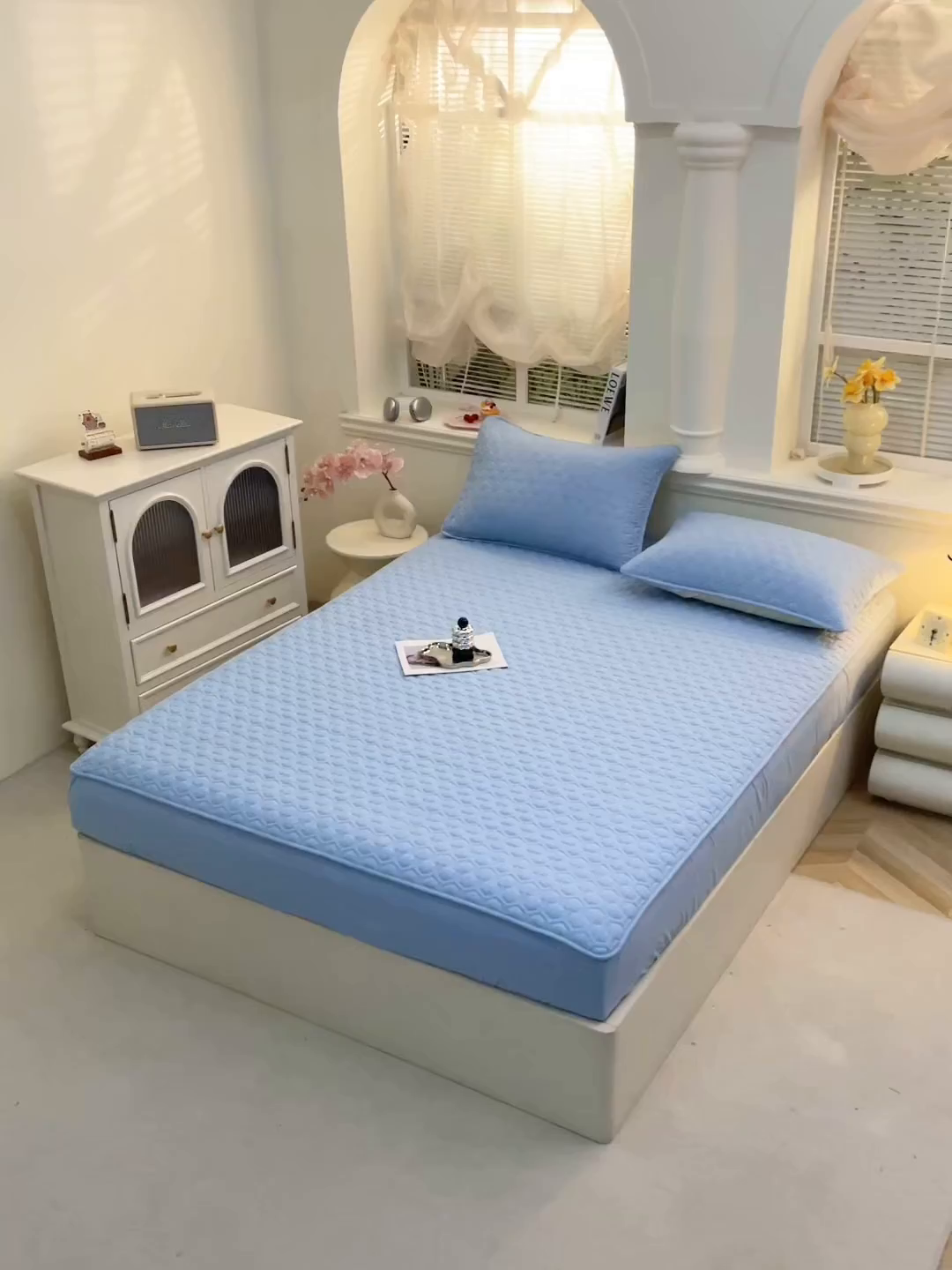 91家纺网 家纺一手货源 找家纺 彩亿家纺 2026新款A类古法水洗仿棉夹棉床笠三件套全包防滑床垫保护套-水立方 水立方-浅石蓝