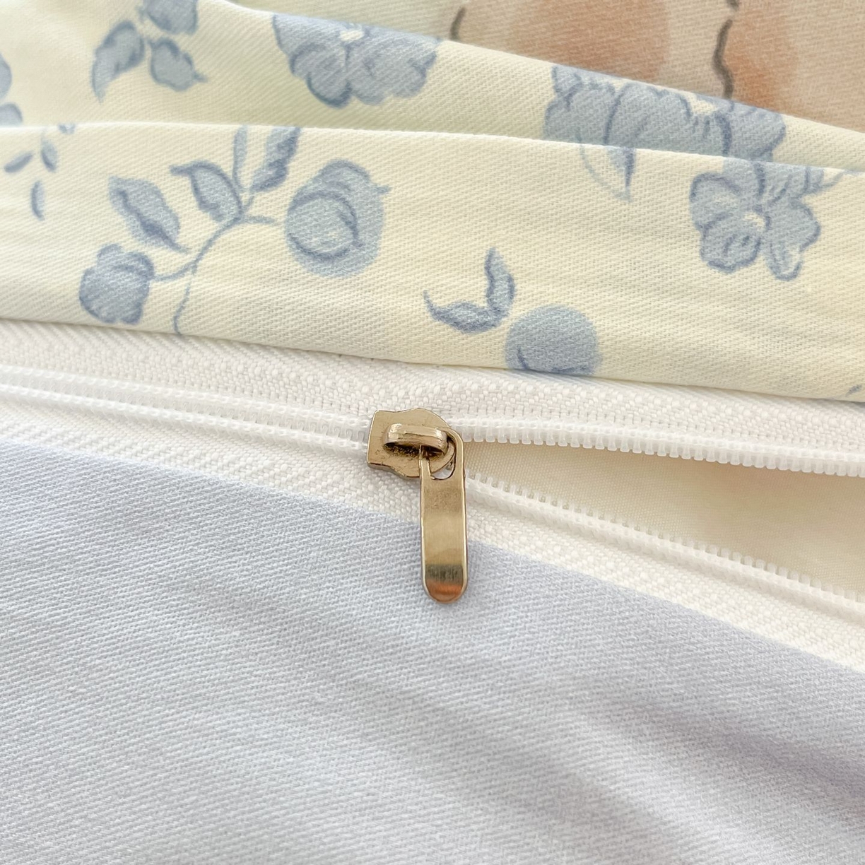 91家纺网 家纺一手货源 找家纺 女子家纺 2026新款全棉纯棉13070印花四件套单品系列 甜梦小熊