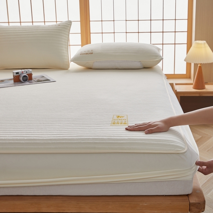 91家纺网 家纺一手货源 找家纺 伊赛家纺 2026新款条纹夹棉抗菌全包床笠 抗菌-米黄色