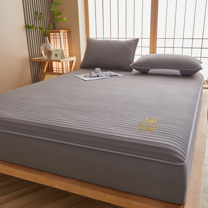 91家纺网 家纺一手货源 找家纺 伊赛家纺 2026新款条纹夹棉抗菌全包床笠 抗菌-雅灰条