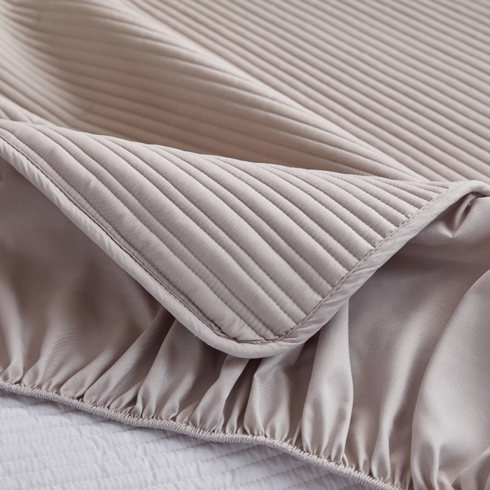 91家纺网 家纺一手货源 找家纺 伊赛家纺 2026新款条纹夹棉抗菌全包床笠 抗菌-浅灰条