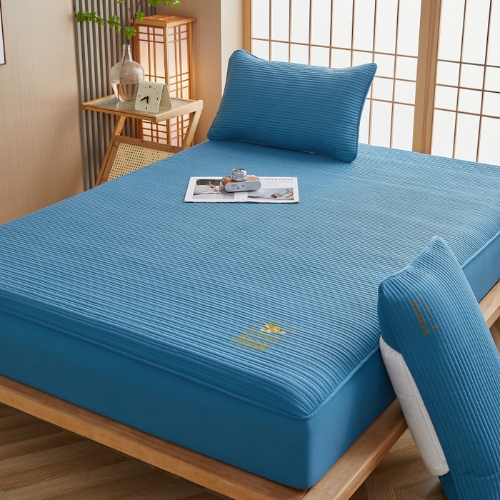 91家纺网 家纺一手货源 找家纺 伊赛家纺 2026新款条纹夹棉抗菌全包床笠 抗菌-雅蓝条