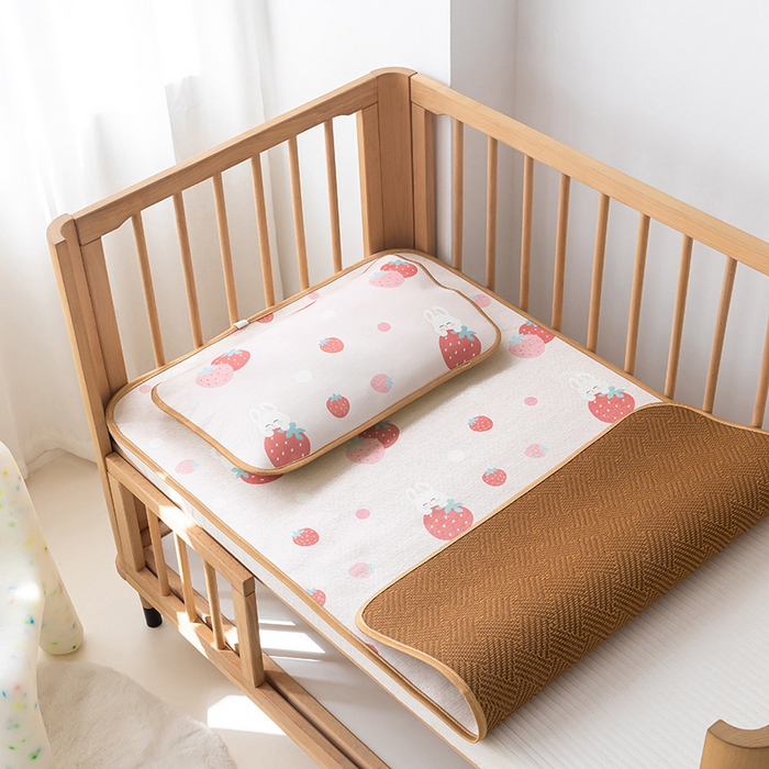 91家纺网 家纺一手货源 找家纺 嗨生活 2026新款婴童双面凉席 草莓兔