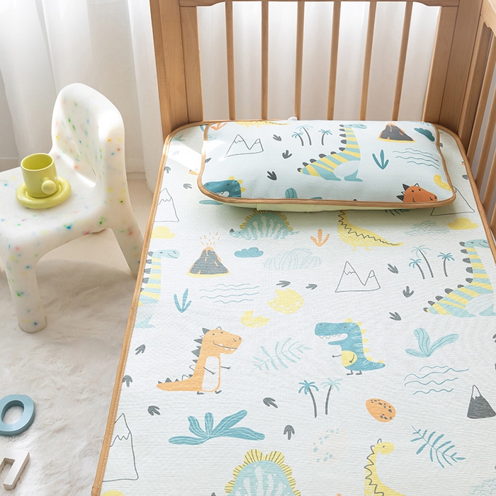 91家纺网 家纺一手货源 找家纺 嗨生活 2026新款婴童双面凉席 森林恐龙