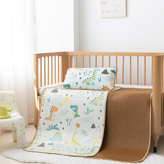 91家纺网 家纺一手货源 找家纺 嗨生活 2026新款婴童双面凉席 森林恐龙