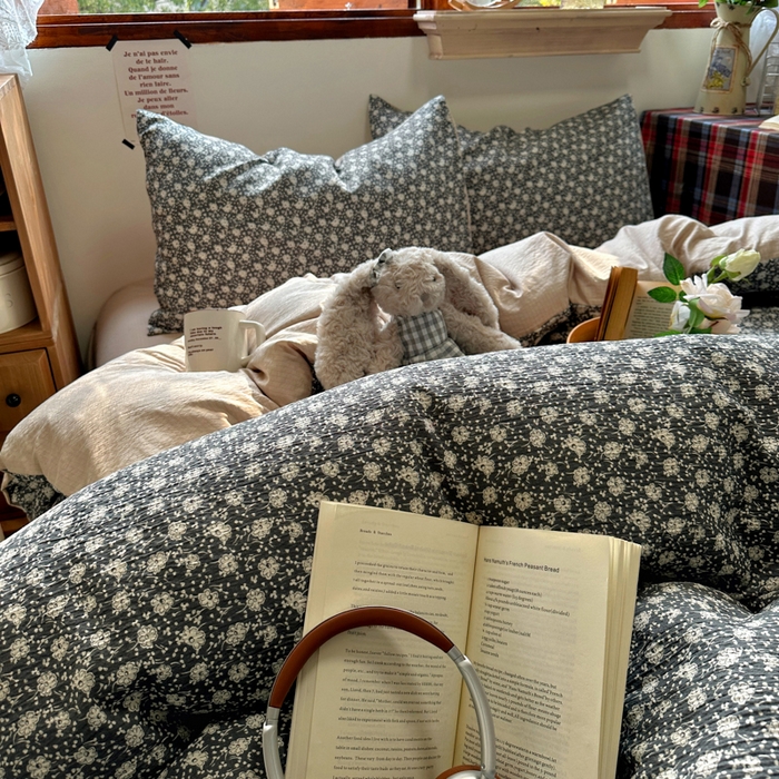 91家纺网 家纺一手货源 找家纺 人人爱家纺 2026新款复古印花小碎花四件套 朝花辞-灰