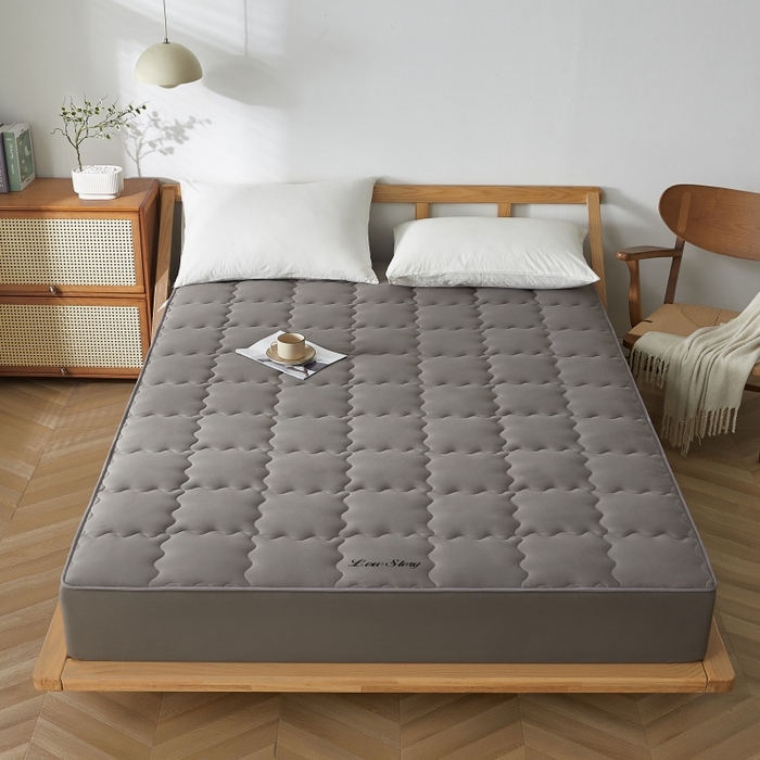 91家纺网 家纺一手货源 找家纺 伊赛家纺 2026新款抗菌防螨助眠全棉夹棉绗缝床笠-大格 大格灰色