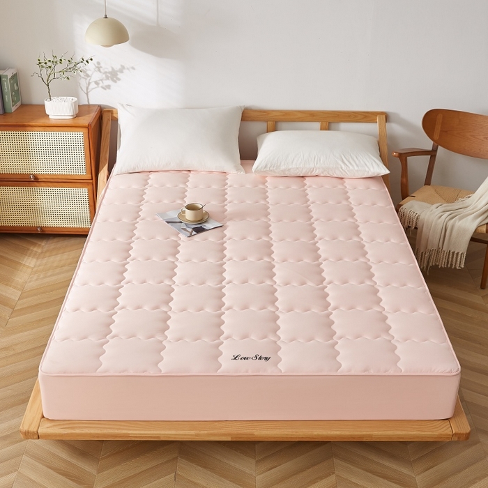 91家纺网 家纺一手货源 找家纺 伊赛家纺 2026新款抗菌防螨助眠全棉夹棉绗缝床笠-大格 大格粉玉