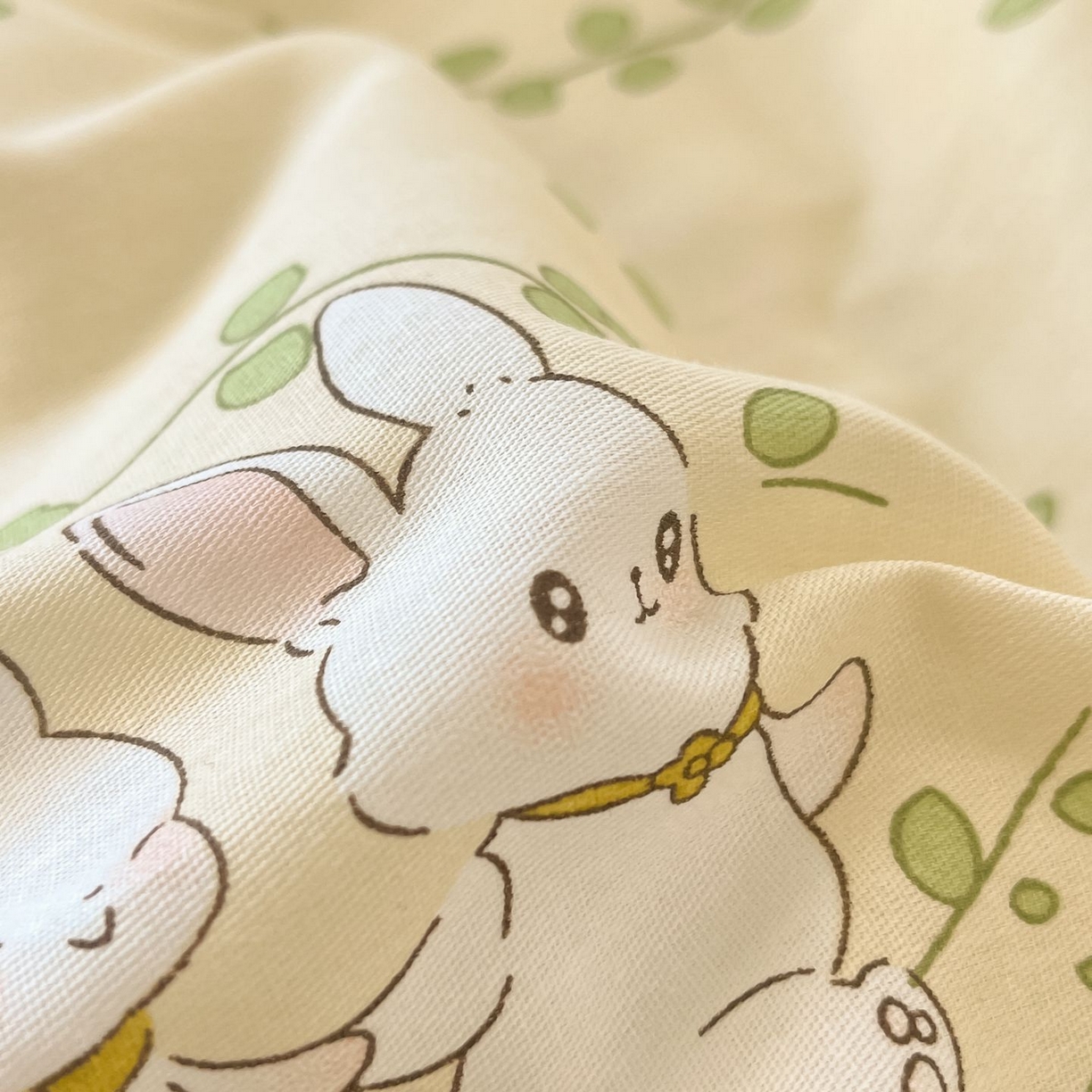 91家纺网 家纺一手货源 找家纺 女子家纺 2026新款全棉纯棉13070印花四件套单品系列 花园小兔