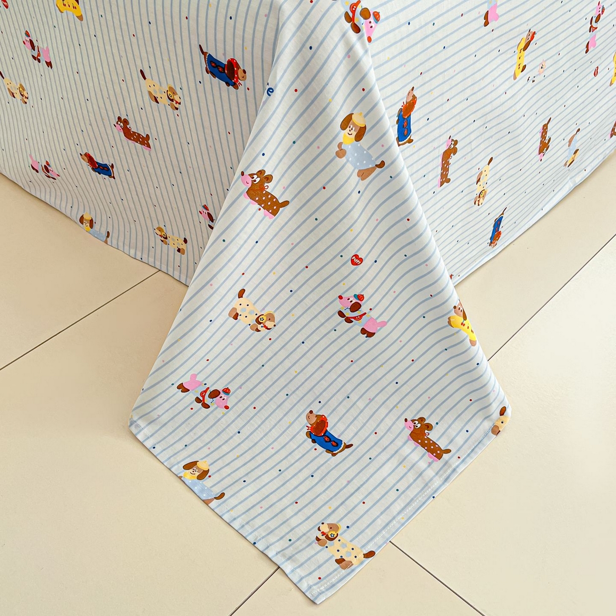 91家纺网 家纺一手货源 找家纺 女子家纺 2026新款全棉纯棉13070印花四件套单品系列 小狗没烦恼-蓝