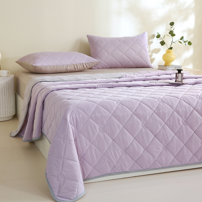 91家纺网 家纺一手货源 找家纺 伊赛家纺 2026新款有铵凉感丝夏被 浅紫