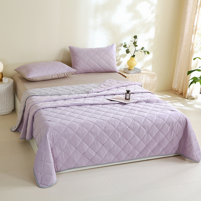 91家纺网 家纺一手货源 找家纺 伊赛家纺 2026新款有铵凉感丝夏被 浅紫