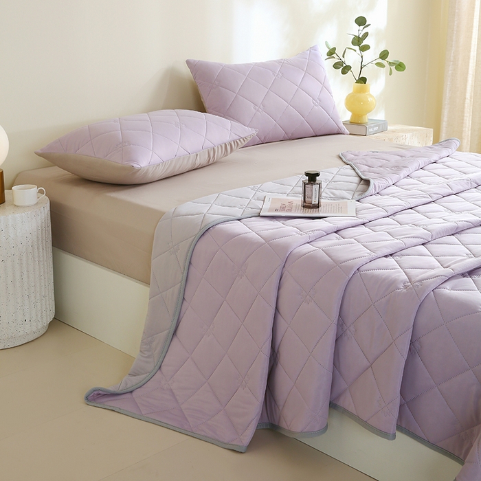 91家纺网 家纺一手货源 找家纺 伊赛家纺 2026新款有铵凉感丝夏被 浅紫