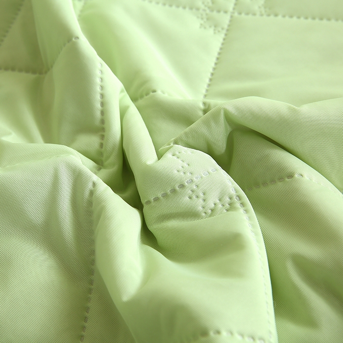 91家纺网 家纺一手货源 找家纺 伊赛家纺 2026新款有铵凉感丝夏被 黄绿