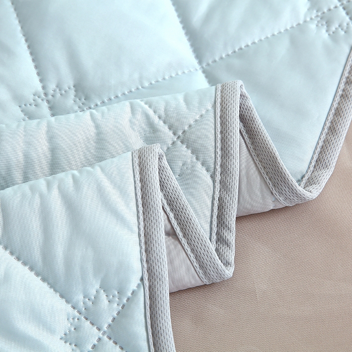 91家纺网 家纺一手货源 找家纺 伊赛家纺 2026新款有铵凉感丝夏被 浅蓝