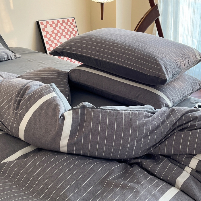 91家纺网 家纺一手货源 找家纺 春皖家纺 2026新款色织AB版水洗棉三件套四件套单品系列（四件套风格一） 素雅-灰条