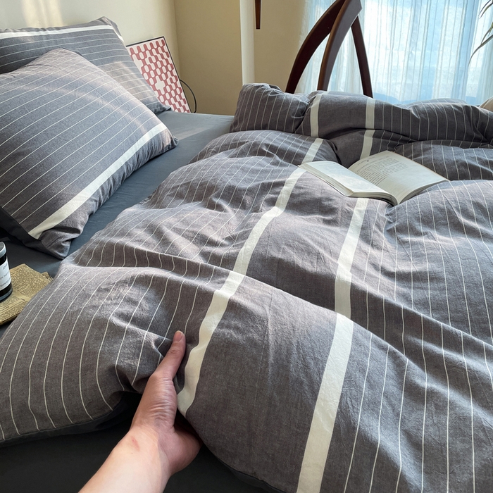 91家纺网 家纺一手货源 找家纺 春皖家纺 2026新款色织AB版水洗棉三件套四件套单品系列（四件套风格一） 素雅-灰条