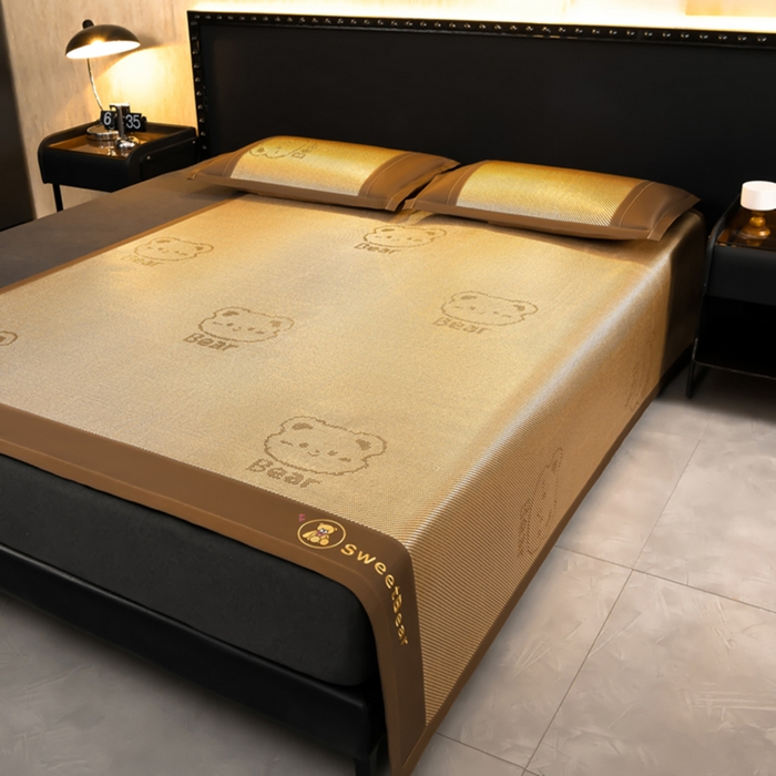 91家纺网 家纺一手货源 找家纺 （总）苏迪网销供货 2026新款冰藤席可爱熊刺绣款凉席藤席双面可用冰丝席