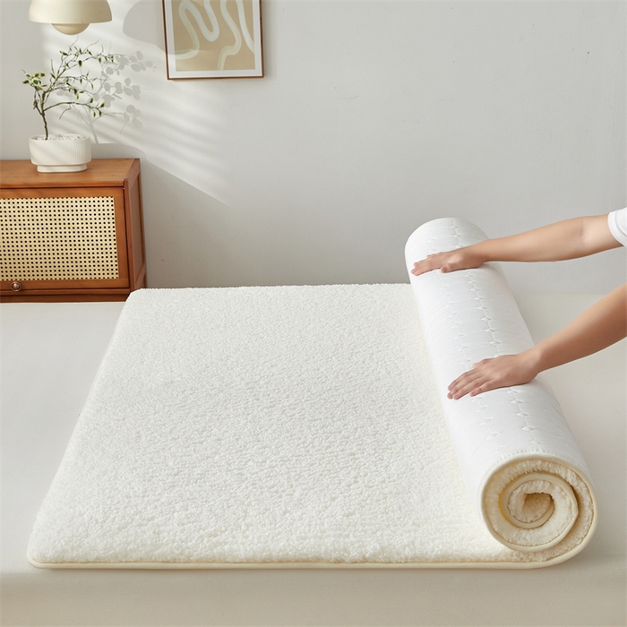 91家纺网 家纺一手货源 找家纺 伊赛家纺 2026新款羊羔绒床垫 白色