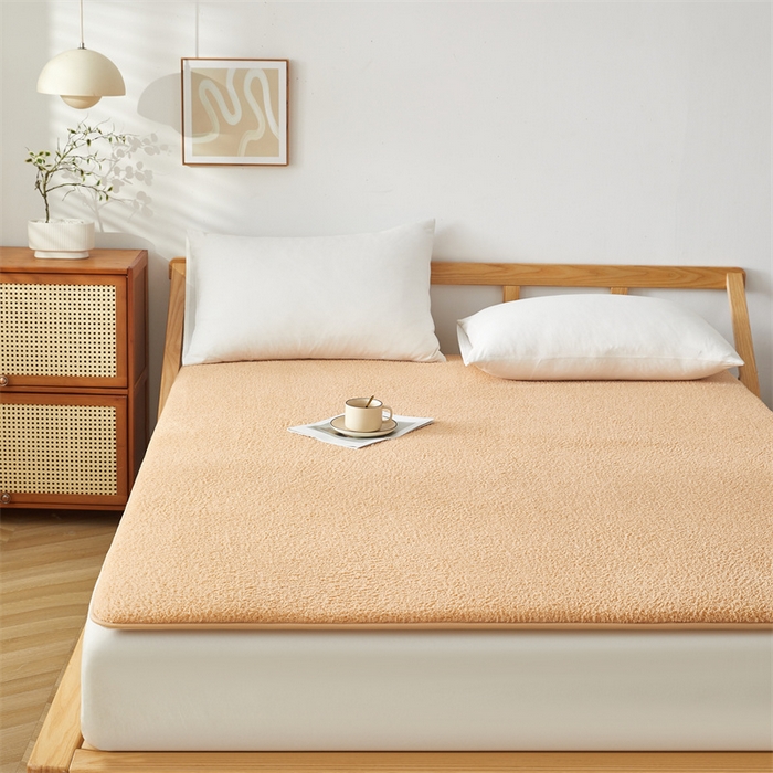 91家纺网 家纺一手货源 找家纺 伊赛家纺 2026新款羊羔绒床垫 卡其