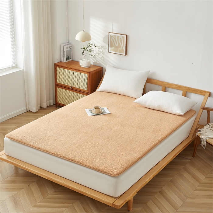 91家纺网 家纺一手货源 找家纺 伊赛家纺 2026新款羊羔绒床垫 卡其