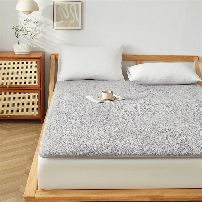 91家纺网 家纺一手货源 找家纺 伊赛家纺 2026新款羊羔绒床垫 灰色