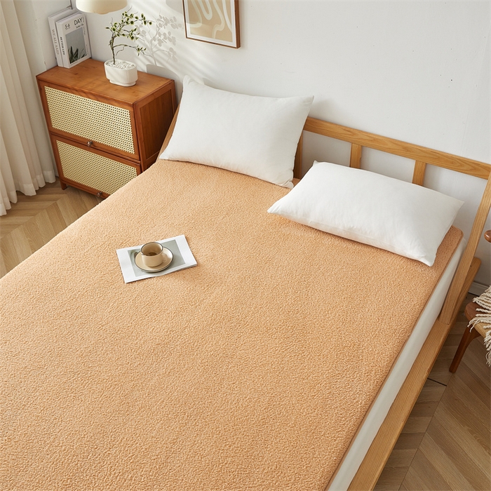 91家纺网 家纺一手货源 找家纺 伊赛家纺 2026新款羊羔绒床垫 卡其