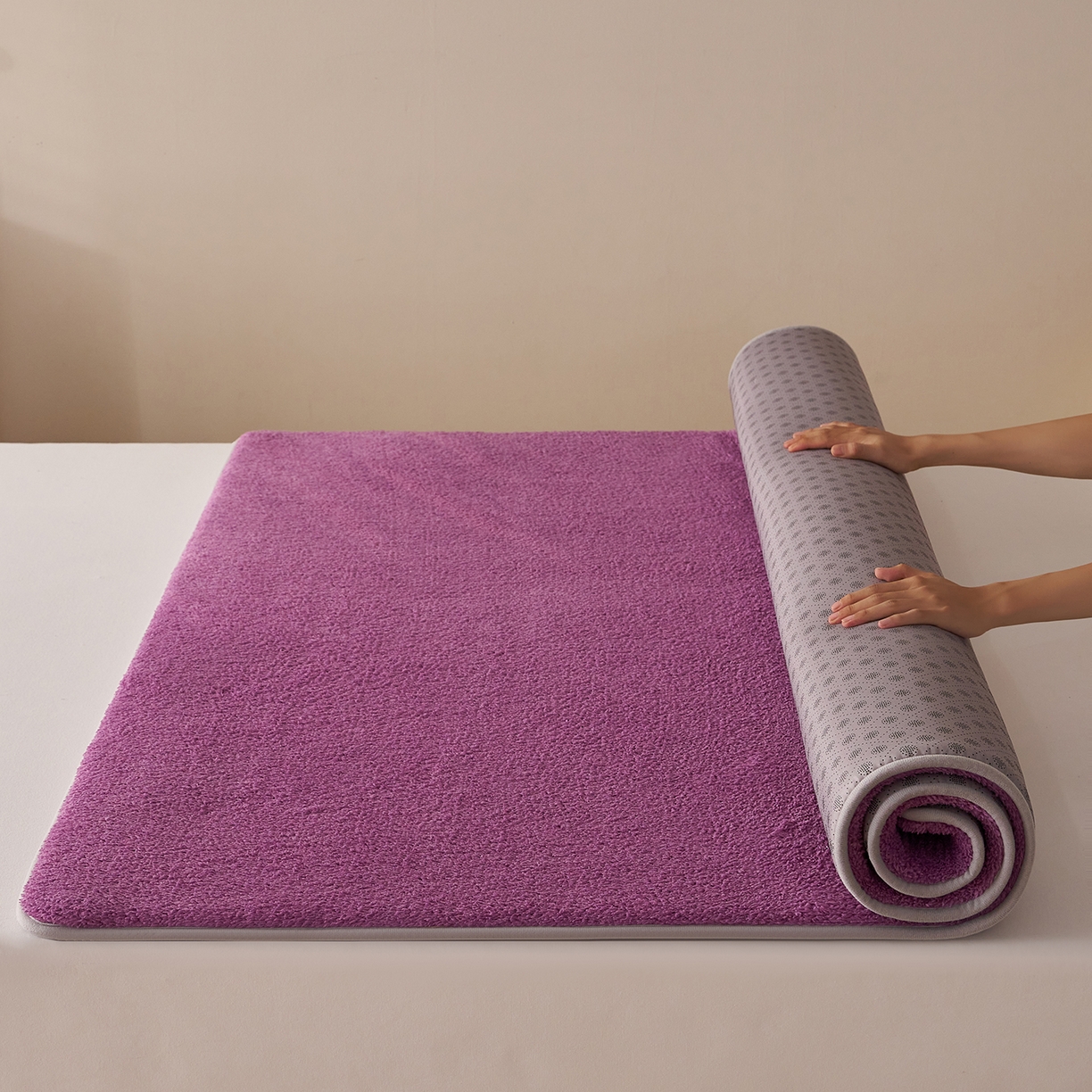 91家纺网 家纺一手货源 找家纺 伊赛家纺 2026新款羊羔绒床垫 紫色